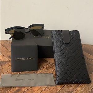 Bottega Veneta BV0075S Sunglasses & Leather Case